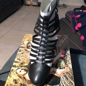 New Ladies Caged Heel With Back Zipper